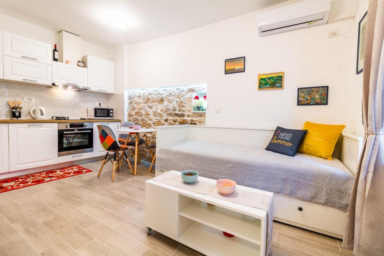 Studio Apartman Mirela Kastel Stafilic Kastela Exterior photo